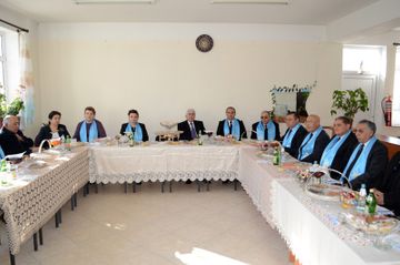 ® Ağalar Vəliyev ağdamlı məcburi köçkünlərlə görüşüb