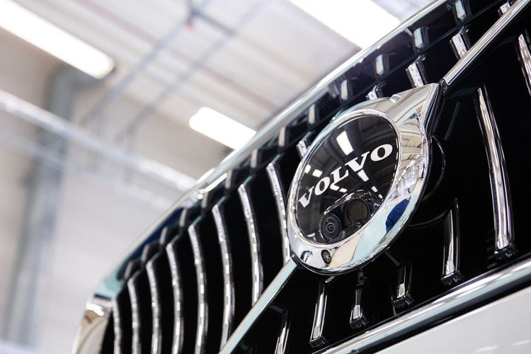 "Volvo" 2,1 mln. avtomobili geri çağırır
