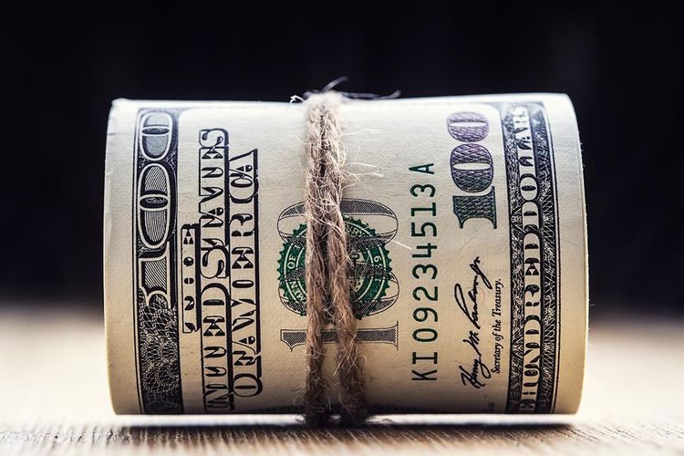 Dolların iyulun 6-na olan məzənnəsi açıqlanıb