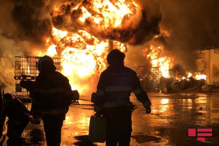 Пожар на лакокрасочном заводе Sobsan в Баку потушен - ФОТО - ВИДЕО - ОБНОВЛЕНО