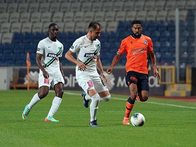“Başakşəhər” qalib gəlib, “Qalatasaray” çempionluq şansını itirib