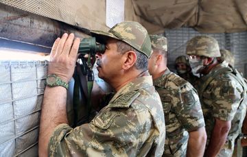 Министр обороны Азербайджана посетил передовые подразделения - ВИДЕО