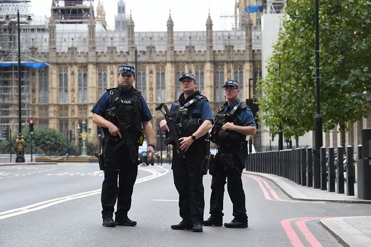 London polisinin əməkdaşı terrorçuluqda ittiham olunur