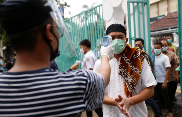 Indonesia reports 1,671 new coronavirus cases - Health Ministry official