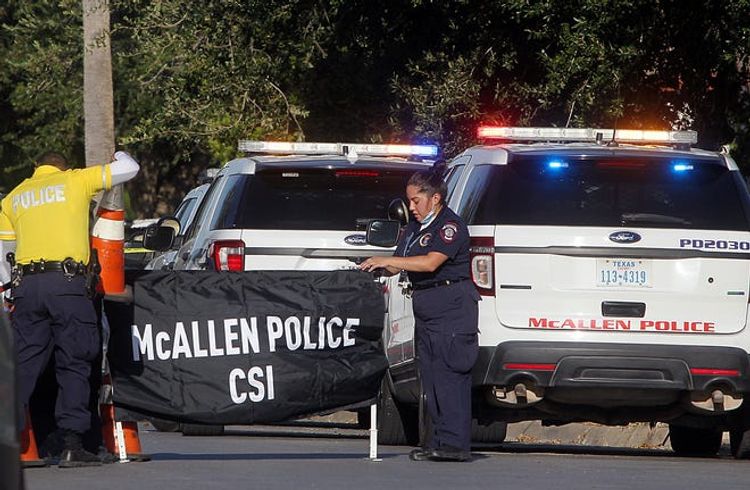 Two policemen die in shooting in Texas