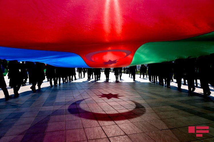 Политические партии Азербайджана приняли заявление о национальной солидарности в связи с последними провокациями Армении