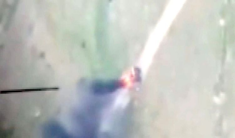 Уничтожено военное транспортное средство противника в Нахчыванском направлении - ВИДЕО