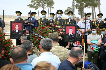 MN: Şəhid zabitlərimizlə vida mərasimi keçirilib
