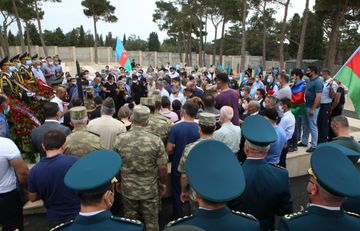 MN: Şəhid zabitlərimizlə vida mərasimi keçirilib