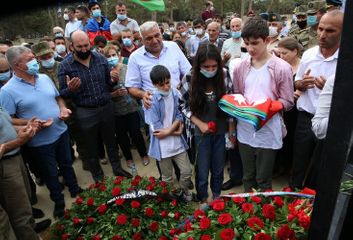 МО: Состоялась церемония прощания с шехидами-офицерами