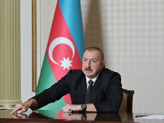 Ильхам Алиев: Все, кто вчера говорил «хочу сражаться в Карабахе», пусть передадут свои анкетные данные в Госслужбу по мобилизации и призыву на военную службу