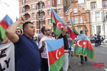 Азербайджанцы провели акцию протеста перед посольством Армении в Лондоне - ФОТО - ВИДЕО