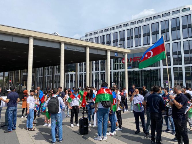 В Кёльне азербайджанцы провели акцию в поддержку нашей армии – ФОТО – ВИДЕО