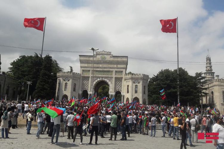 В Турции проходит митинг в поддержку Азербайджана – ФОТО 