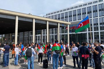 Köln şəhərində yaşayan azərbaycanlılar ordumuza dəstək aksiyası keçirib - FOTO - VİDEO