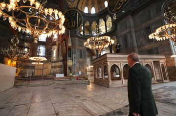 Ərdoğan Aya-Sofya məbədini ziyarət edib - FOTO