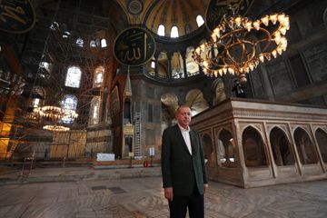 Ərdoğan Aya-Sofya məbədini ziyarət edib - FOTO