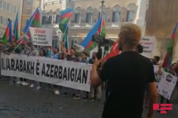Erməni təxribatına növbəti etiraz aksiyası Romada keçirilib - FOTO - VİDEO