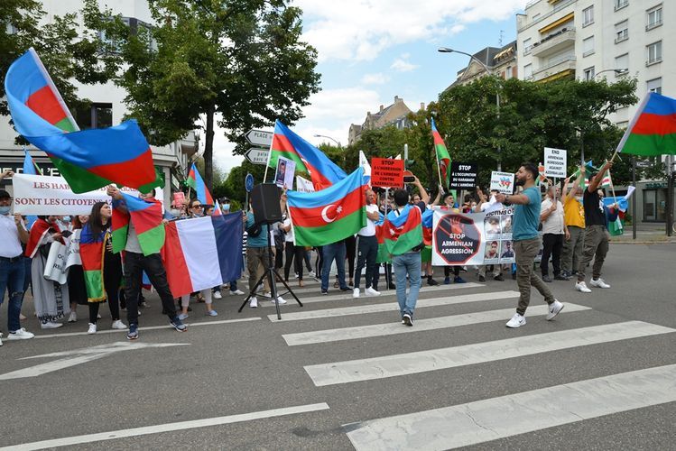В Страсбурге состоялось шествие в знак протеста против оккупационной и агрессивной политики Армении - ФОТО