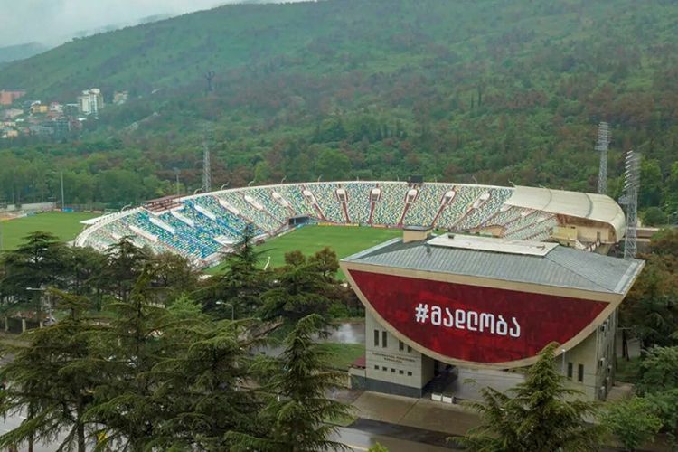Gürcüstanda tamaşaçılar futbol oyunlarına buraxılacaq