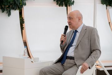 Prezidentin köməkçisi bir sıra ziyalı və ictimai xadimlə görüşüb - FOTO
