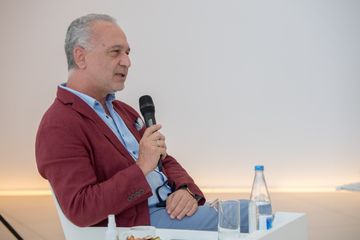Prezidentin köməkçisi bir sıra ziyalı və ictimai xadimlə görüşüb - FOTO