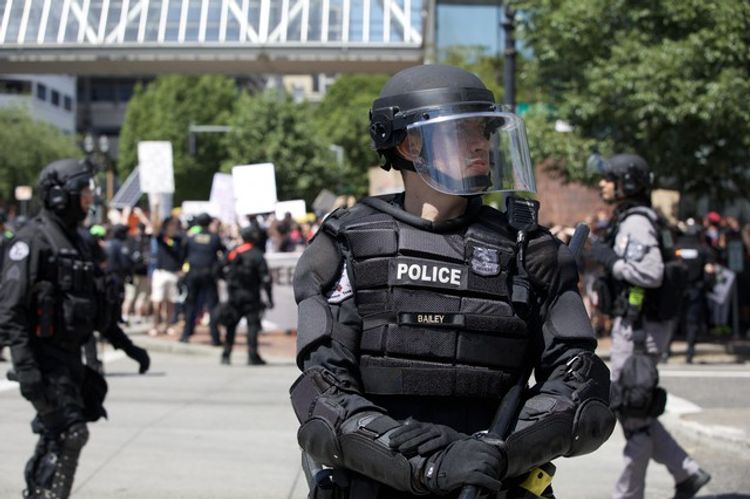 Russian TV crew attacked by police in Portland on Wednesday night while covering protests