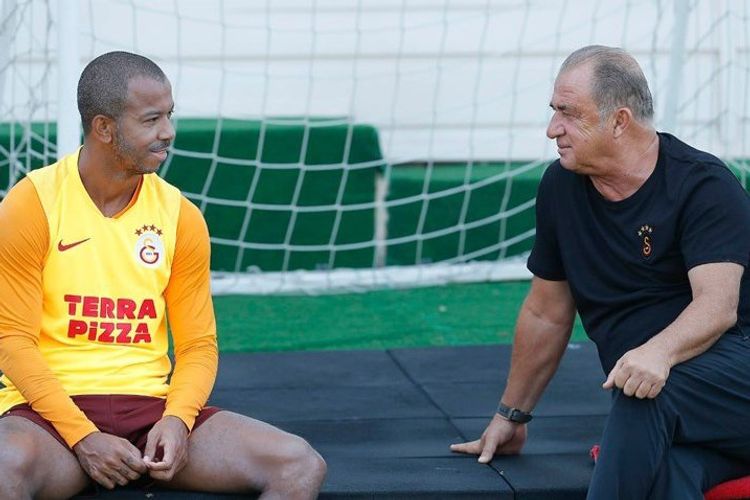 "Qalatasaray" Mariano ilə vidalaşıb