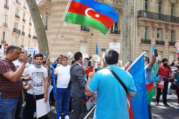 Перед посольством Армении в Париже прошла акция протеста - ФОТО