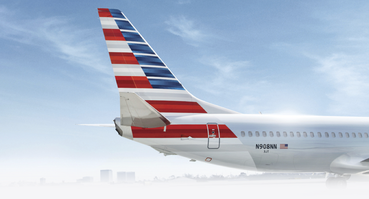 American Airlines потребует от пассажиров носить маски в аэропортах и на борту
