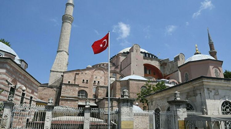 В Стамбуле назначили трех имамов и пять муэдзинов в Айя-Cофию 