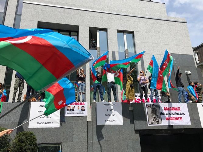 Посольство Азербайджана в Бельгии выступило с заявлением в связи с провокацией в Брюсселе, задержаны 17 армян
