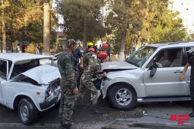 В Ширване столкнулись 3 автомобиля, есть пострадавшие  - ФОТО