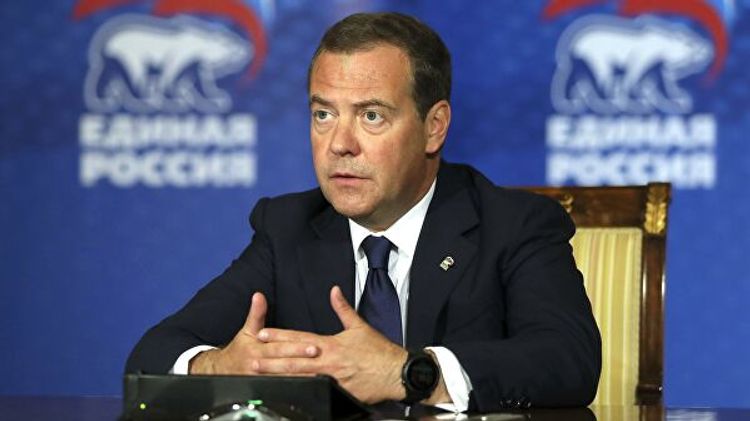Медведев призвал Ереван и Баку воздержаться от необдуманных решений