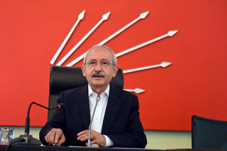 Kamal Kılıcdaroğlu yenidən CHP sədrı seçilib