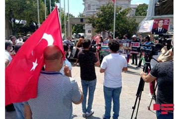 İstanbulda “Azərbaycana dəstək, şəhidlərimizi anma və Ermənistanı qınama” aksiyası keçirilib - FOTOSESSİYA
