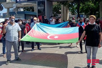 İstanbulda “Azərbaycana dəstək, şəhidlərimizi anma və Ermənistanı qınama” aksiyası keçirilib - FOTOSESSİYA