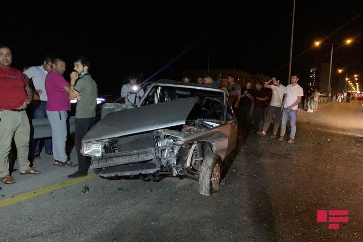На дороге Баку-Сумгайыт столкнулись 3 автомобиля, есть пострадавшие - ФОТО