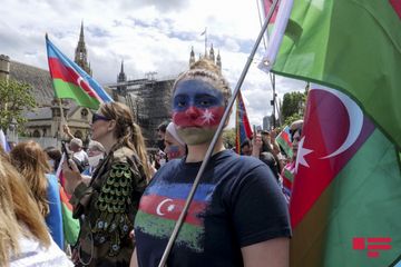 Azərbaycanlılar erməni təcavüzünə qarşı Londonda aksiya keçiriblər - YENİLƏNİB - FOTOSESSİYA - VİDEO