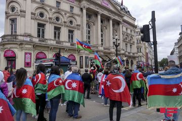 Azərbaycanlılar erməni təcavüzünə qarşı Londonda aksiya keçiriblər - YENİLƏNİB - FOTOSESSİYA - VİDEO