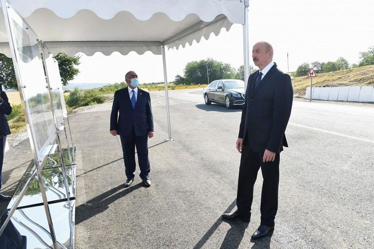 President Ilham Aliyev reviews project of renovation of Baku-Shamakhy-Mughanli-Ismayilli–Gabala automobile road