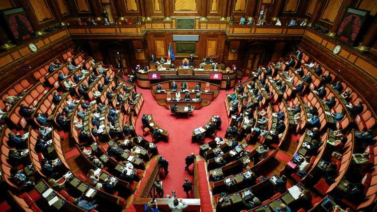 Парламент Италии одобрил продление режима ЧС до 15 октября