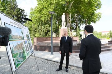 Prezident İlham Əliyev Heydər Əliyevin İsmayıllıdakı abidəsini ziyarət edib - YENİLƏNİB