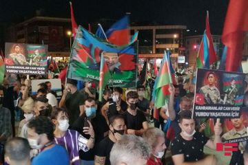 İstanbulda yenidən Azərbaycana dəstək mitinqi keçirilib - FOTO