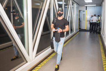 AZAL 155 Azərbaycan vətəndaşını Ukraynadan vətənə çatdırıb