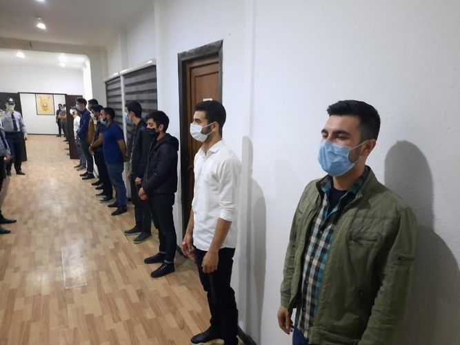 В Баку в игровых залах нарушены правила карантинного режима, задержаны 25 человек
