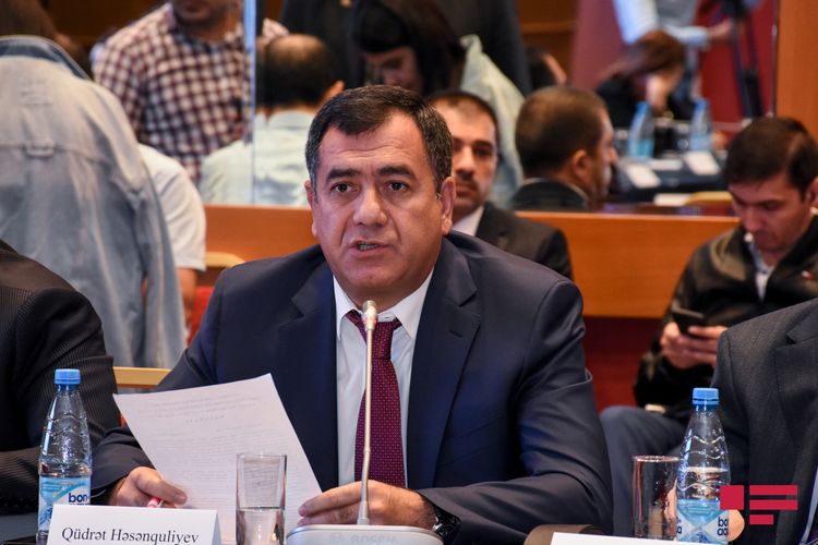 Deputat Milli Məclisin iclaslarının canlı yayımlanmasını təklif edib