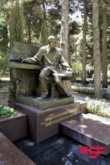 Установлен памятник Арифу Меликову 