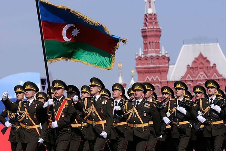 Азербайджанские военнослужащие примут участие в военном параде в Москве