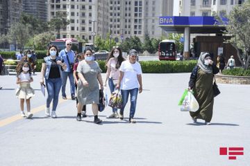 В Баку полиция начала рейды в отношении тех, кто не носит маски - ОБНОВЛЕНО - ФОТО
